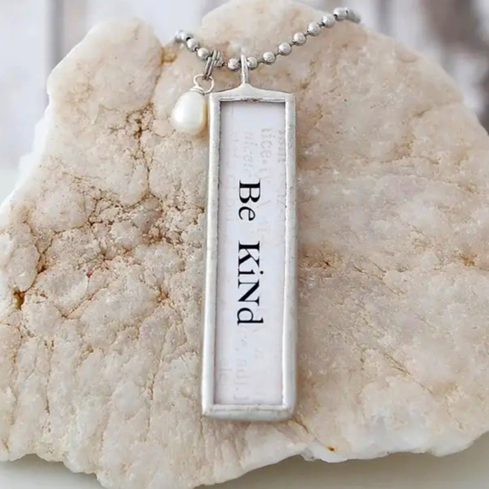 NWT Be Kind Necklace